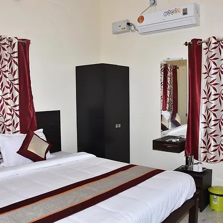 Barnabas Homestay Thanjavur Exterior photo